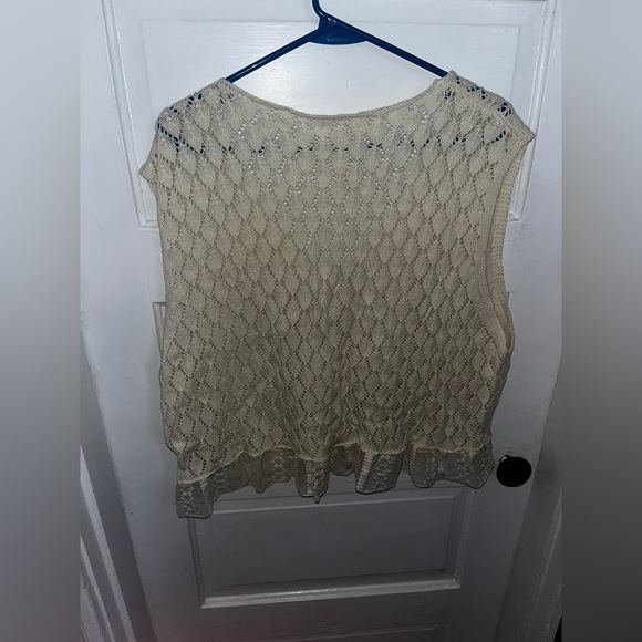 CIDER NWOT LACE TRIM CROCHET BUTTON KNITTED CROP TOP CURVE & PLUS - Picture 7 of 9